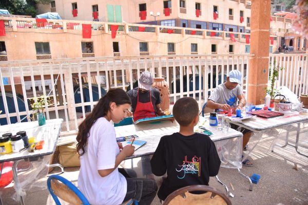 El arte se une a la solidaridad para reconstruir un centro educativo en el Alto Atlas